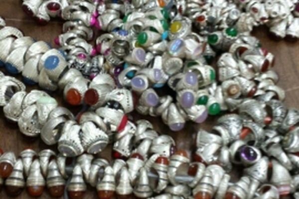 کشف 20 کیلو گرم انواع انگشتر نقره در فرودگاه مشهد