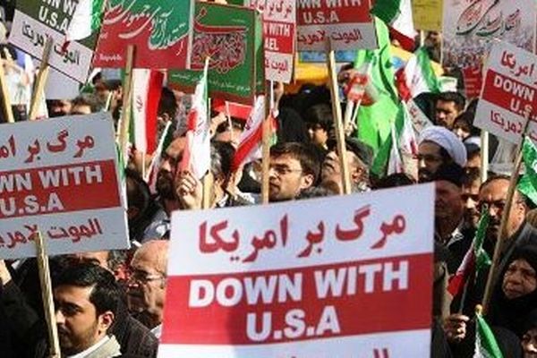 فریاد مرگ بر آمریکا در خیابان‌های مشهد طنین‌انداز شد