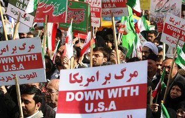 فریاد مرگ بر آمریکا در خیابان‌های مشهد طنین‌انداز شد