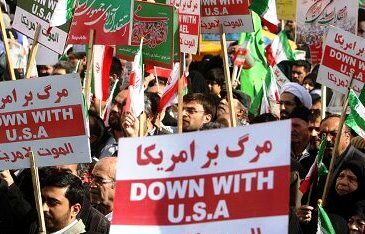 فریاد مرگ بر آمریکا در خیابان‌های مشهد طنین‌انداز شد