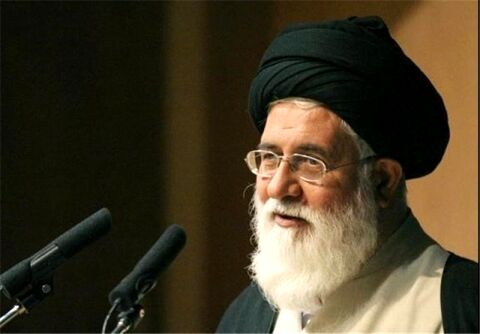 کسی حق تخریب مسئولان نظام را ندارد