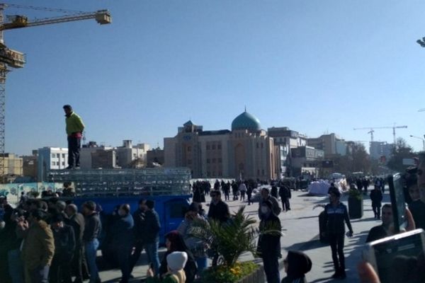 تظاهرات اعتراض آمیز در مشهد