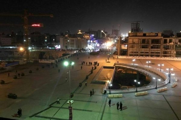 شبی آرام در میدان شهدای مشهد