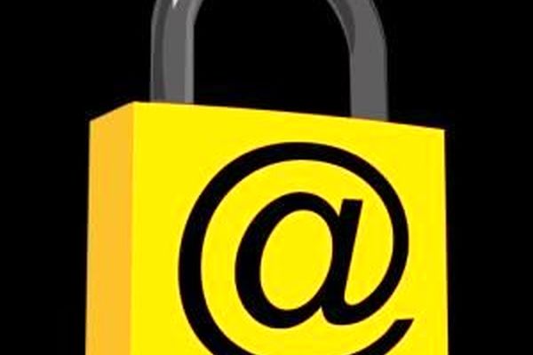 پسوردهای مختلف خود را در مکانی امن ذخیره کنید