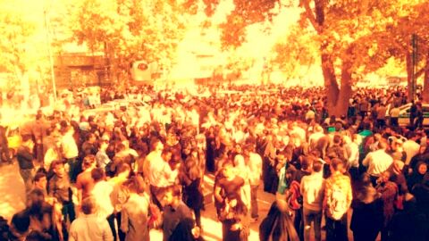 احزاب و تشکل‌های سیاسی توان مدیریت افکار عمومی را ندارند
