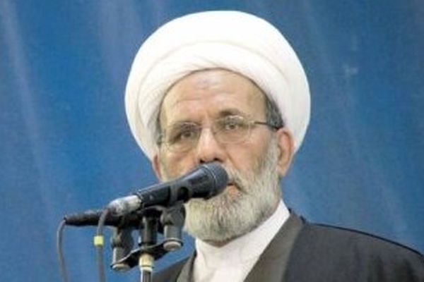 مسئولان به فکر حل مشکلات مردم باشند