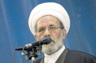 مسئولان به فکر حل مشکلات مردم باشند