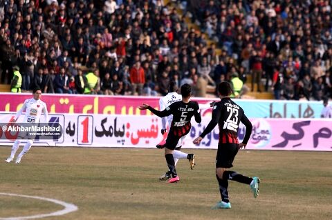 دیدار تیم های فوتبال مشکی پوشان و پرسپولیس