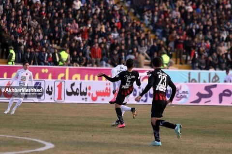 دیدار تیم های فوتبال مشکی پوشان و پرسپولیس