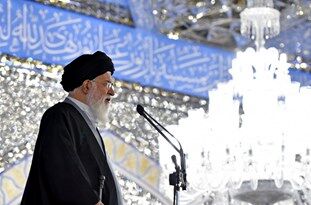 اسم ابتذال را هنر می‌گذارند/درویشی دکانی است که دشمنان درست کرده‌اند