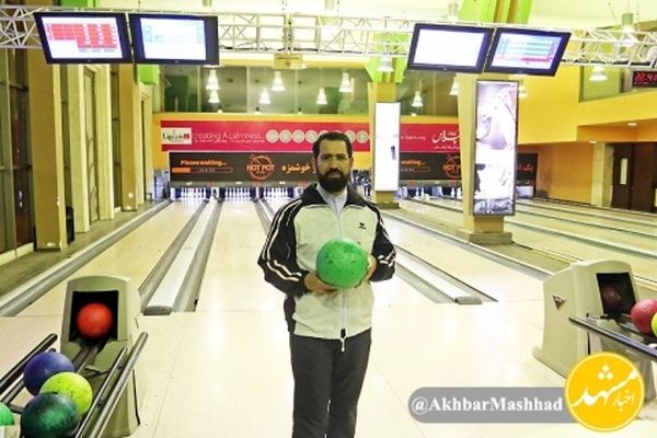 روحانی‌ای که در بولینگ ششم جهان شد!