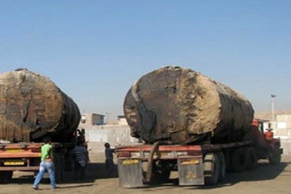 نفت روستاییان‌ در تانکر‌ قاچاقچیان