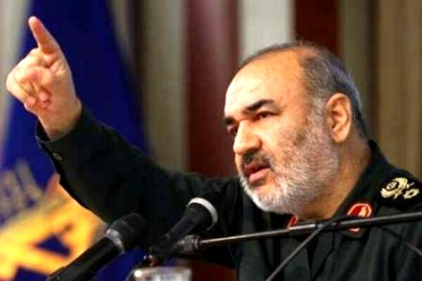 سردار سلامی: مهار قدرت دفاعی ما از کنترل هر کشوری خارج است