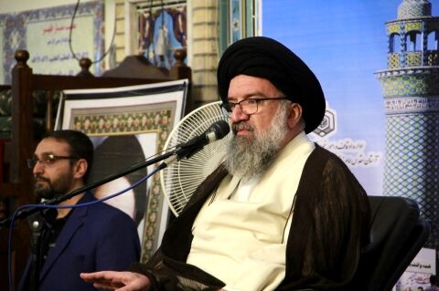 مراسم لحظه تحویل سال در 103 بقعه متبرکه خراسان رضوی برگزار شد