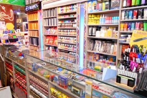 کاراکترهای خارجی در بازار نوشت‌افزار ایران