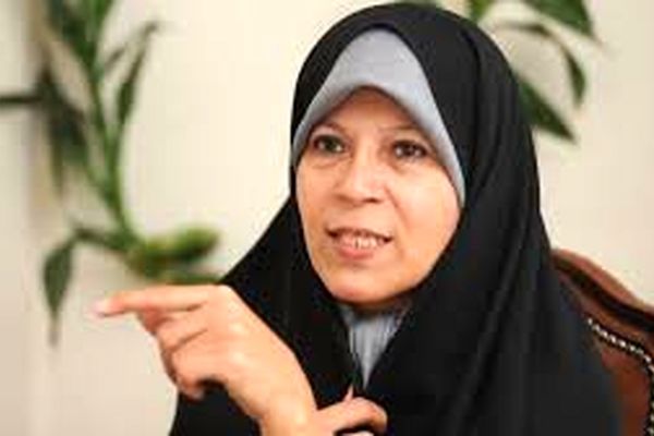 پوشش عجیب فائزه هاشمی در جاده ایلام + عکس