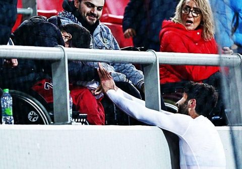 انصاری فرد اشک هوادار المپیاکوس را درآورد+تصاویر