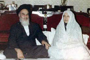 همسر امام خمینی: زن به‌اندازه مرد آزاد است