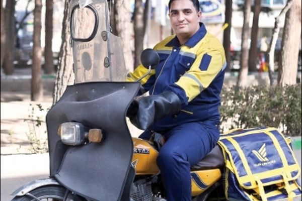 پستچی مشهدی 184 میلیون چک را باز گرداند