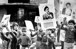 ۱۲ بهمن ۵۷؛ بیش از دویست تلویزیون در مشهد خرد شد