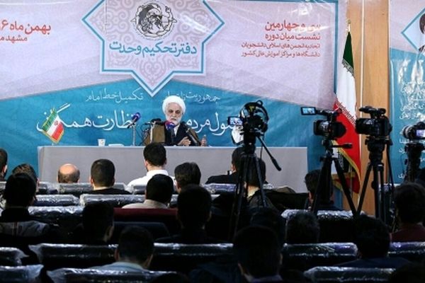 محسنی‌اژه‌ای: دری اصفهانی یک سال و نیم تحت نظر بود