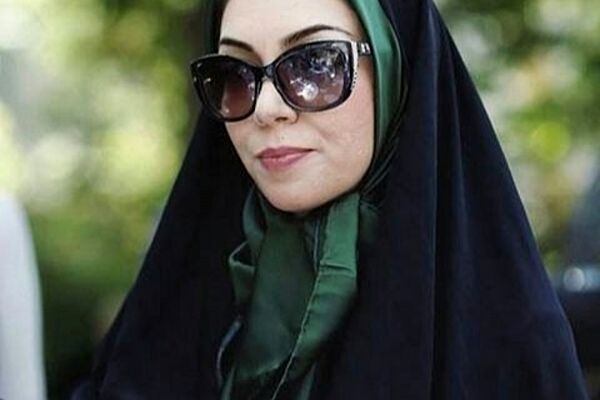 ژست آزاده نامداری در کنار احسان کرمی  مهر