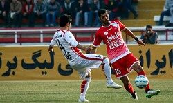 حضور هوادار زن‌نما در مشهد