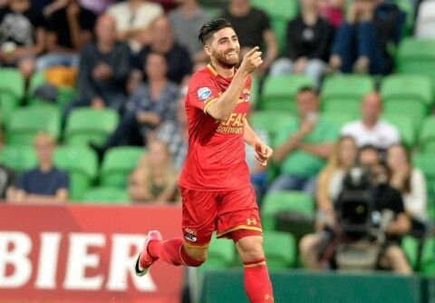 فوق ستاره فوتبال ایران به ناپولی پیوست