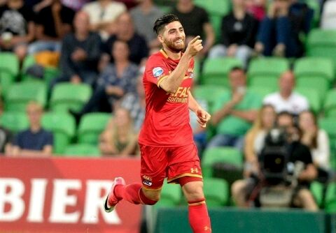 فوق ستاره فوتبال ایران به ناپولی پیوست