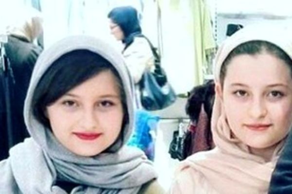 خانم های بازیگر در آغوش همکارشان/عکس