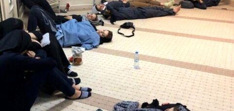 تصویری شرم آور از تحقیر و توهین به دختران ایرانی ورزشکار در فرودگاه