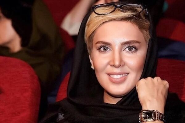 رانندگی خانم بازیگر با ماشین لوکسش در خیابان های ایتالیا + عکس