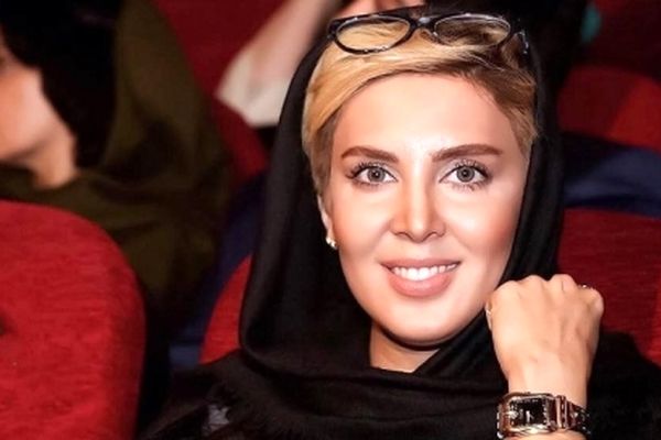 رانندگی خانم بازیگر با ماشین لوکسش در خیابان های ایتالیا + عکس