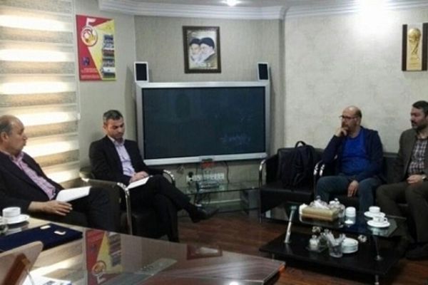 جناب خان به روسیه می رود