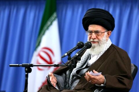 تجلیل فرمانده کل قوا از مواضع فرمانده ارتش