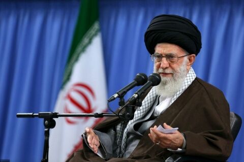 تجلیل فرمانده کل قوا از مواضع فرمانده ارتش