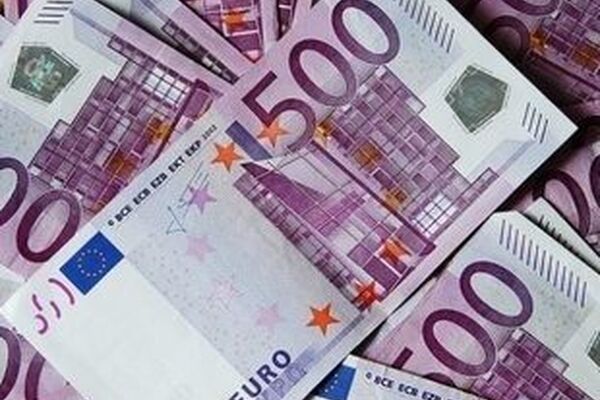 شروع پر جنب و جوش یورو در فروردین ماه