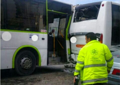 ۷ مصدوم در پی تصادف دو دستگاه اتوبوس شرکت واحد در مشهد