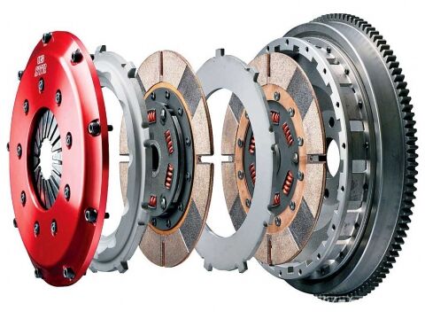 چگونه بدون گرفتن کلاچ دنده عوض کنیم؟