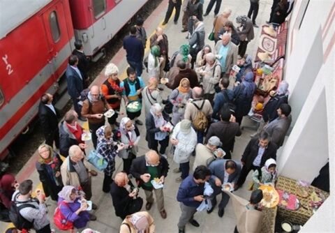 سفر هر گردشگر خارجی به مشهد معادل ورود "۳۰ بشکه نفت"