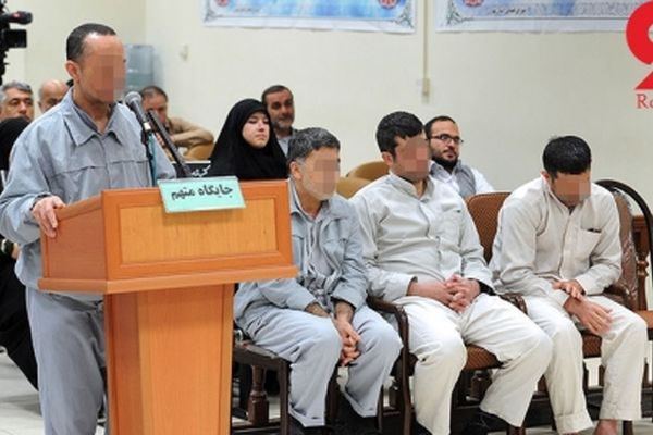 شلیک تیرخلاص داعشی ها جلوی دوربین به سر مرد ایرانی در مجلس