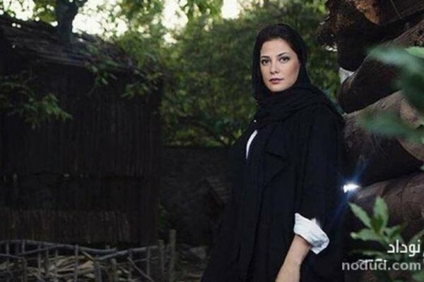 طناز طباطبایی در خانه باغ زیبا و لاکچری اش در تهران + عکس