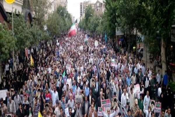 راهپیمایی مردم مشهد در پاسخ به توهین های رئیس جمهور آمریکا