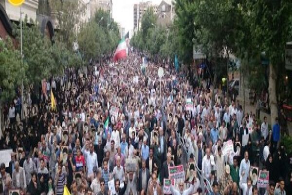 راهپیمایی مردم مشهد در پاسخ به توهین های رئیس جمهور آمریکا