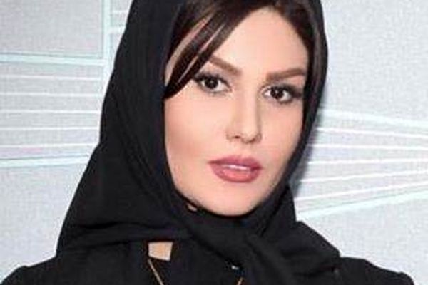 «رز رضوی» در کنار چشمه عشاق در ایتالیا