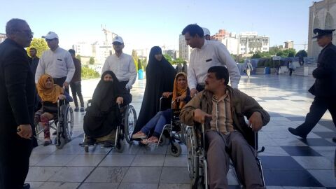 برآورده شدن آرزوی مادر معلولین در مشهد