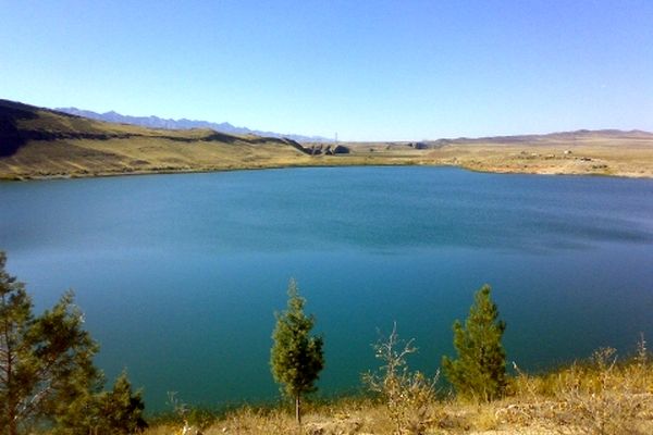 دریاچه بزنگان هم دچار خشکسالی شد