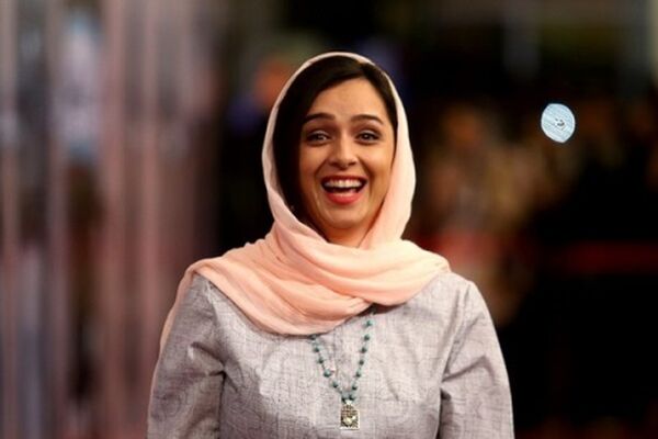 کنش‌های مجازی بازیگر سیاسی؛ من‌ترانه، همچنان 15سال‌ دارم!