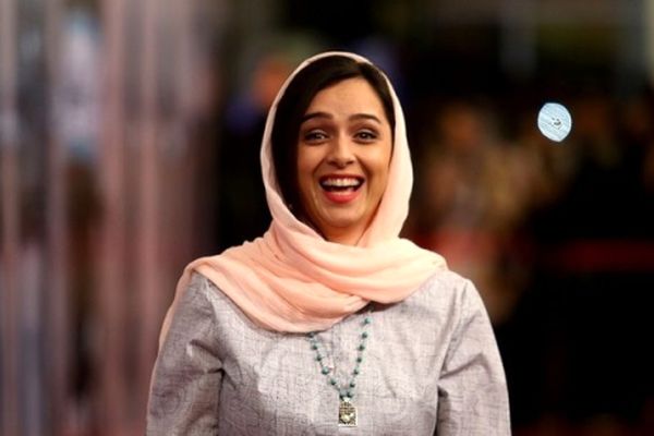 کنش‌های مجازی بازیگر سیاسی؛ من‌ترانه، همچنان 15سال‌ دارم!