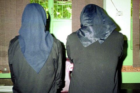 دسیسه دو زن مشهدی برای پسر عرب در حمام!